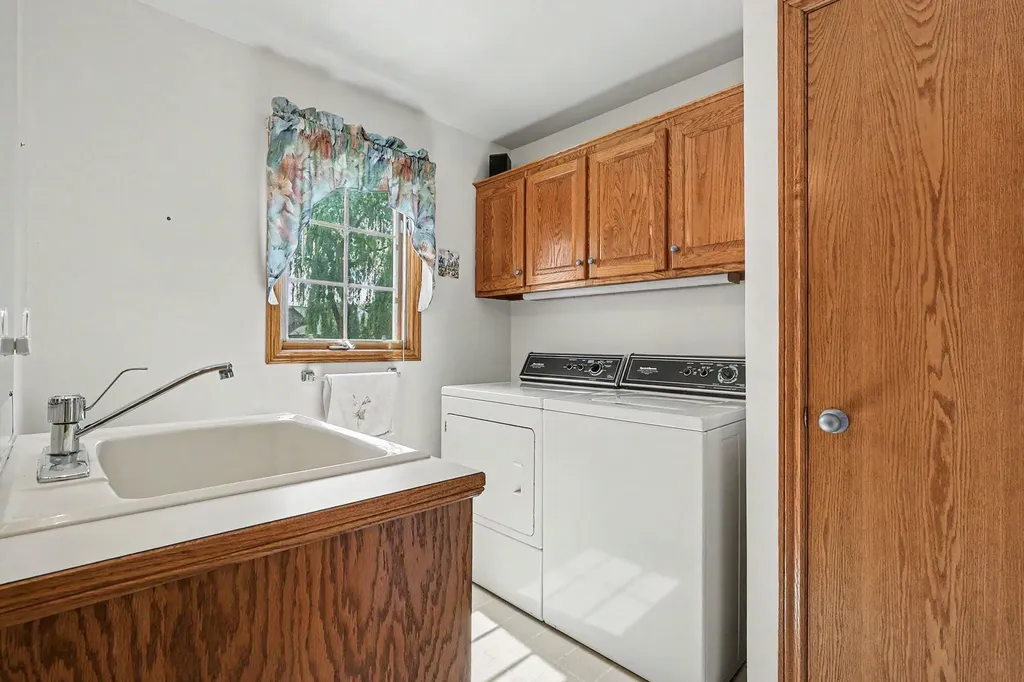 9112 Bluff Lake Street Zeeland Charter Township MI 49464