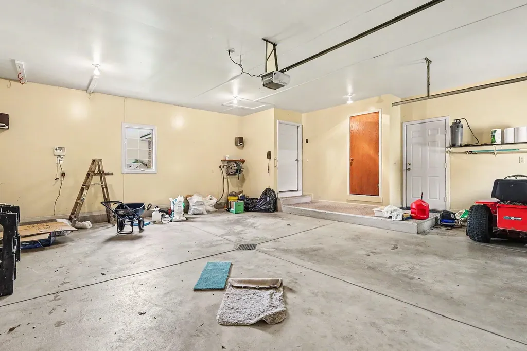 9112 Bluff Lake Street Zeeland Charter Township MI 49464