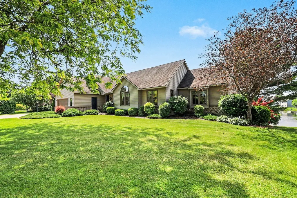 9112 Bluff Lake Street Zeeland Charter Township MI 49464