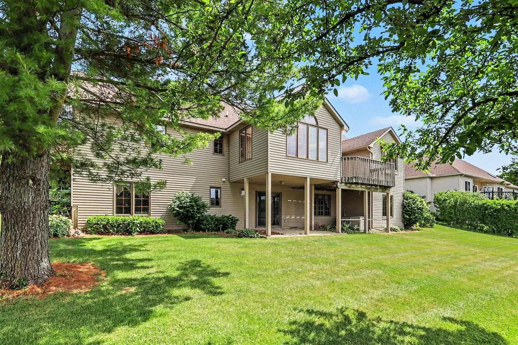 9112 Bluff Lake Street Zeeland Charter Township MI 49464