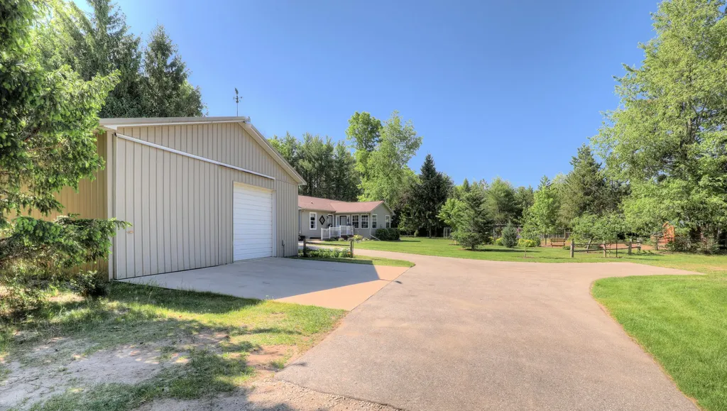 17885 Mckinley Road Colfax Township MI 49307