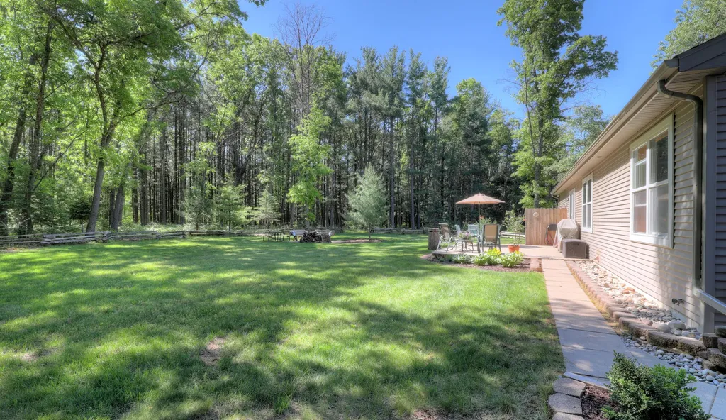 17885 Mckinley Road Colfax Township MI 49307