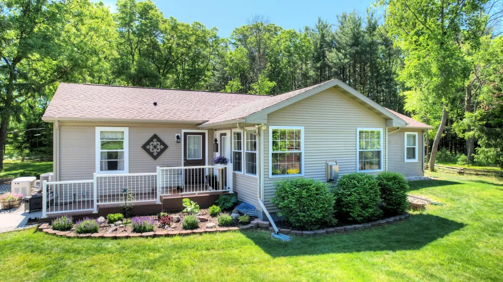 17885 Mckinley Road Colfax Township MI 49307