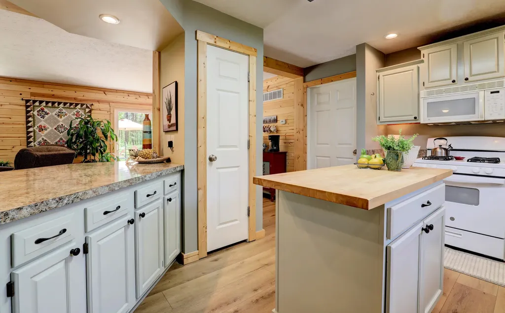 17885 Mckinley Road Colfax Township MI 49307