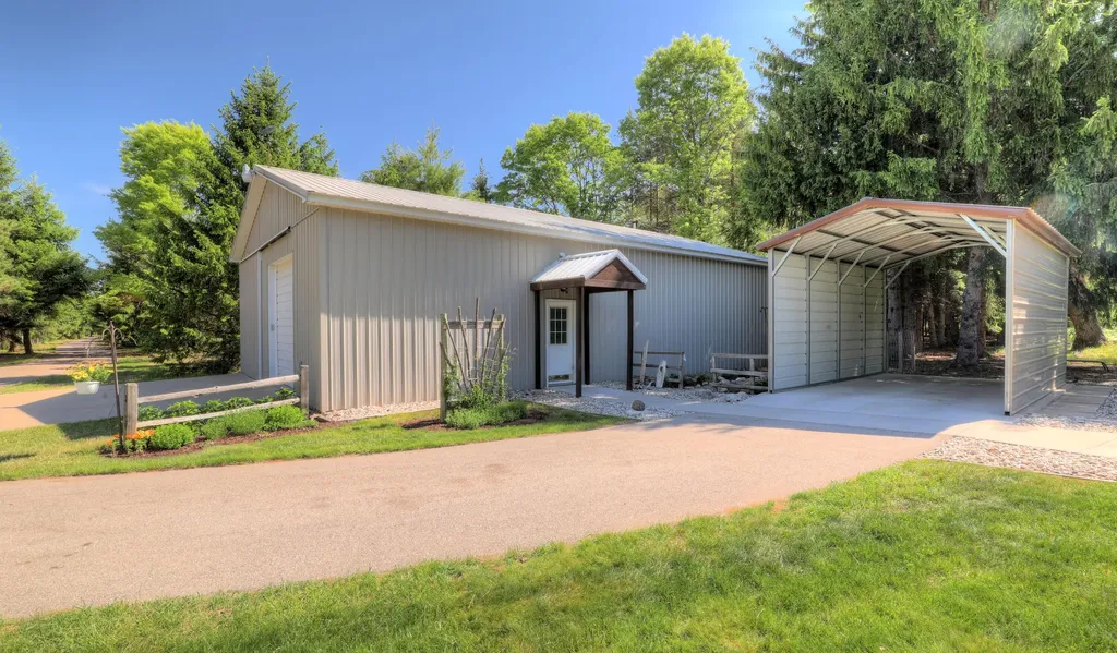 17885 Mckinley Road Colfax Township MI 49307