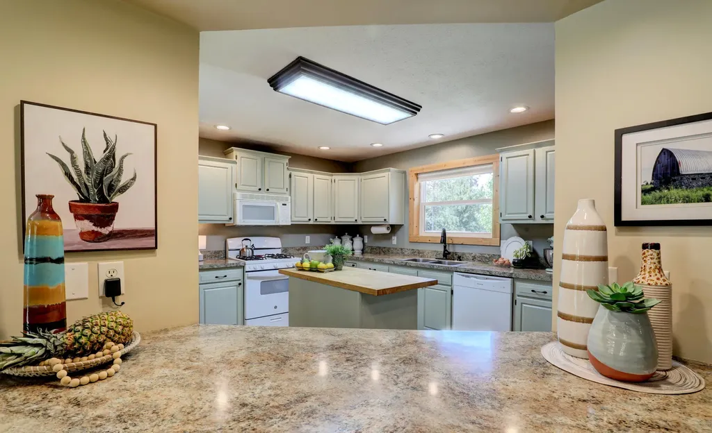 17885 Mckinley Road Colfax Township MI 49307