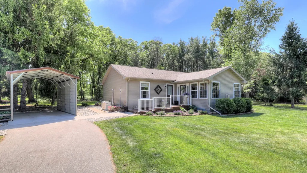 17885 Mckinley Road Colfax Township MI 49307