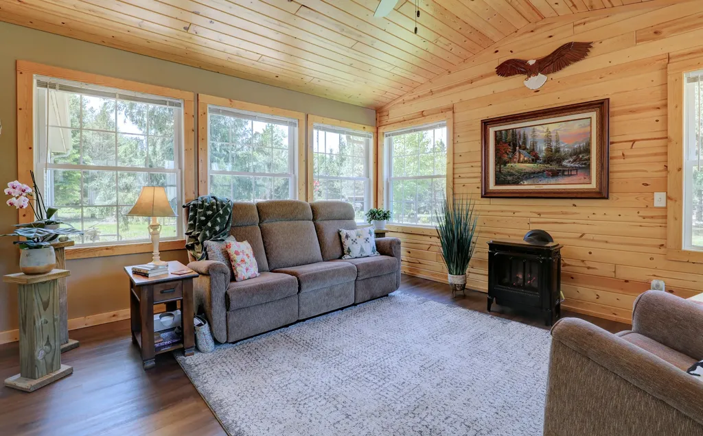 17885 Mckinley Road Colfax Township MI 49307