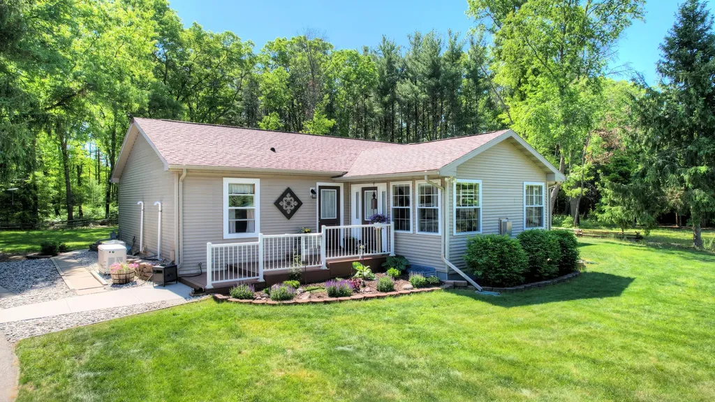 17885 Mckinley Road Colfax Township MI 49307