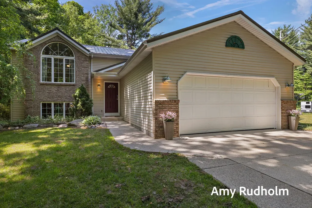 9262 Leonard Street Polkton Charter Township MI 49404
