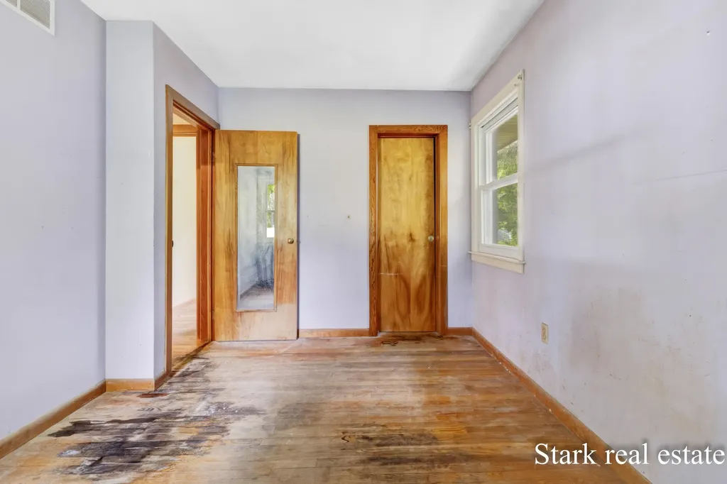225 Sunset Hills Avenue NW Walker City MI 49534