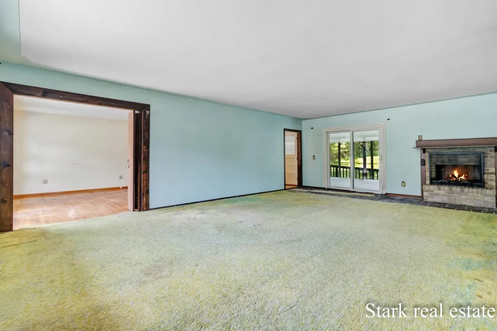 225 Sunset Hills Avenue NW Walker City MI 49534