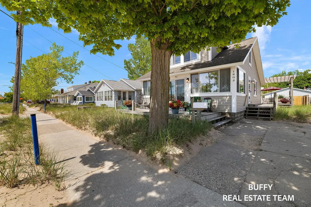 1602 Beach Street Muskegon City MI 49441