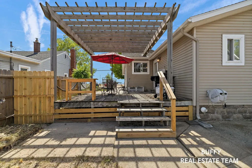 1602 Beach Street Muskegon City MI 49441