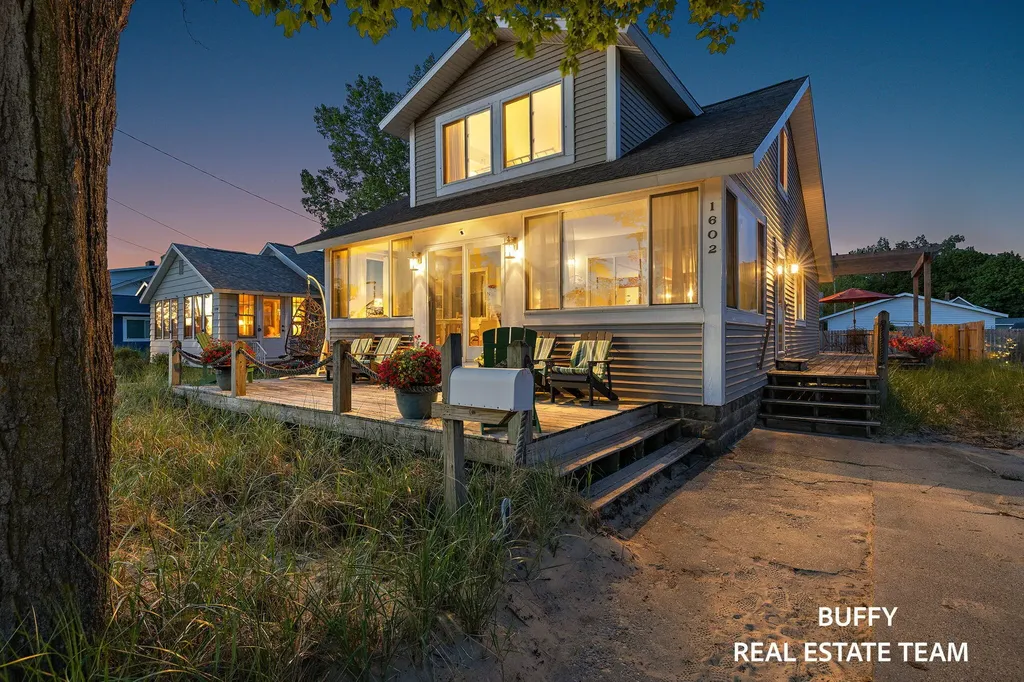 1602 Beach Street Muskegon City MI 49441