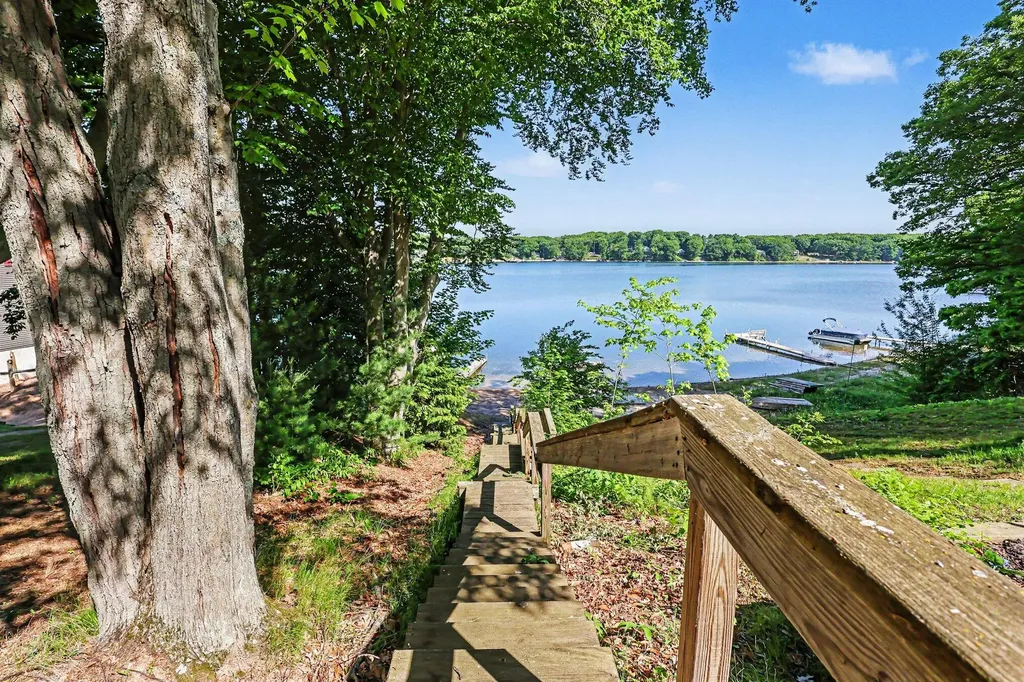 7161 E Lakeshore Drive Colfax Township MI 49459