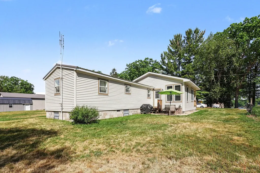 7161 E Lakeshore Drive Colfax Township MI 49459