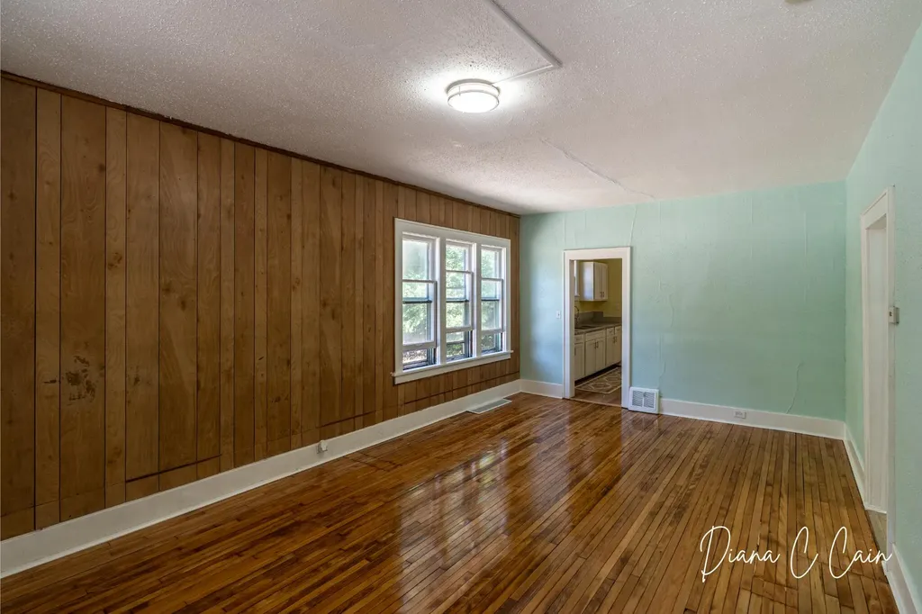 504 Mclaren Street Muskegon City MI 49442