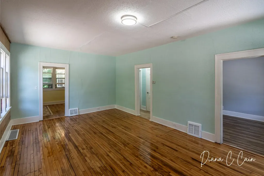 504 Mclaren Street Muskegon City MI 49442