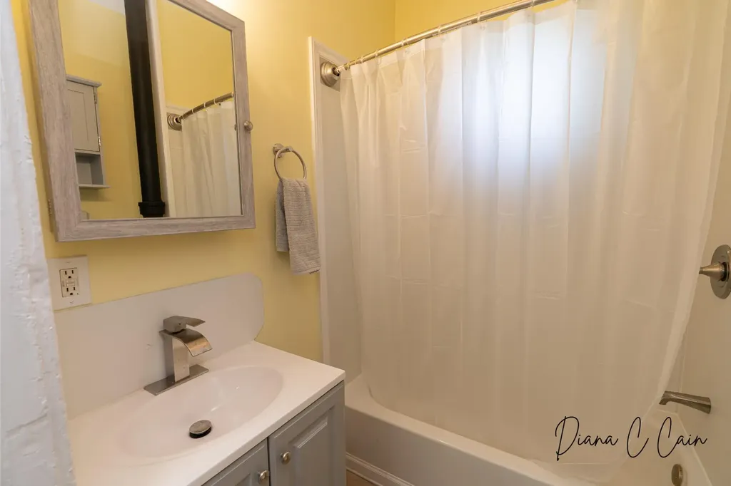 504 Mclaren Street Muskegon City MI 49442