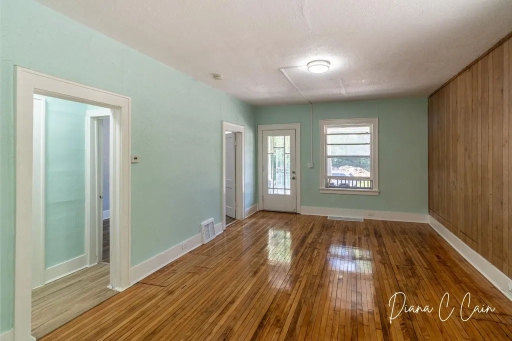 504 Mclaren Street Muskegon City MI 49442