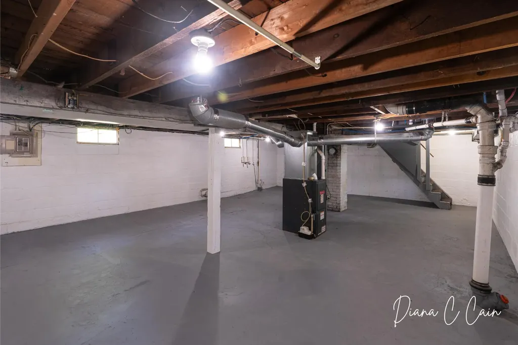504 Mclaren Street Muskegon City MI 49442