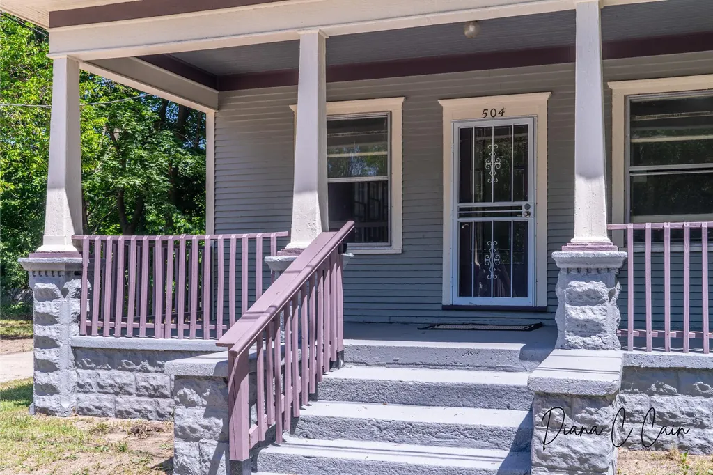 504 Mclaren Street Muskegon City MI 49442