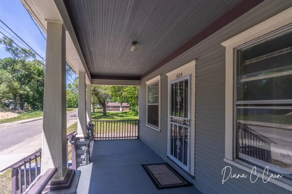 504 Mclaren Street Muskegon City MI 49442