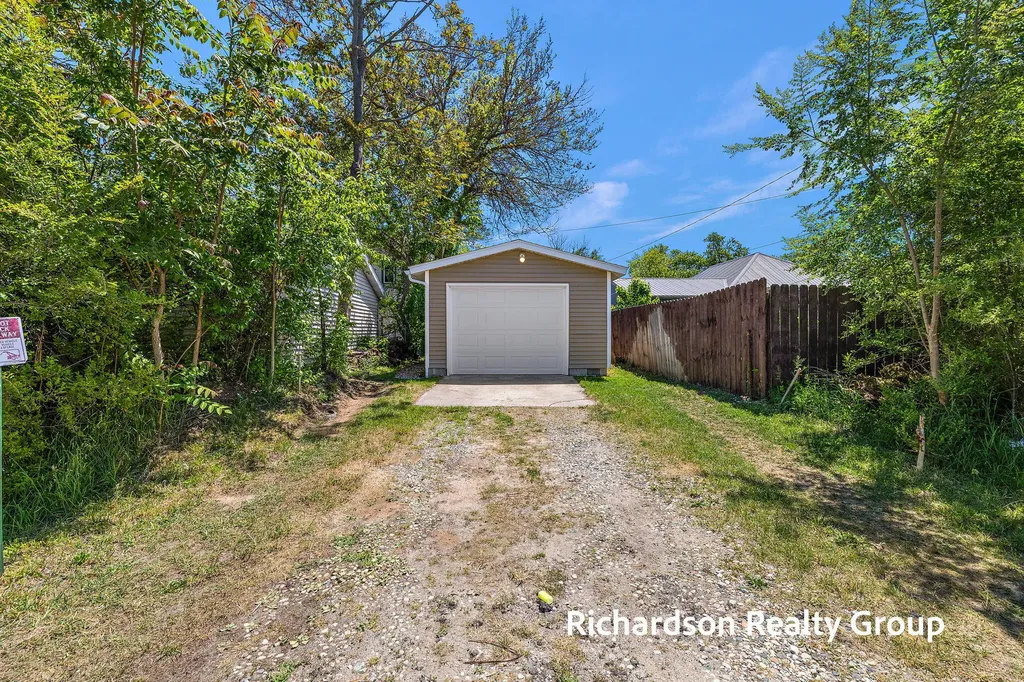 1347 Columbus Avenue Grand Haven City MI 49417