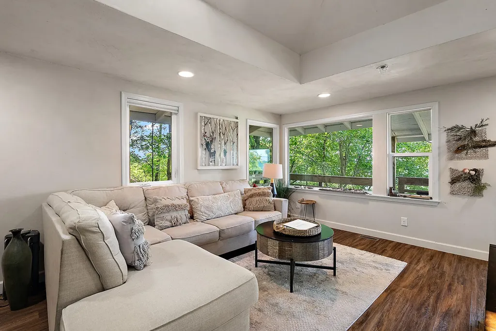 5959 Lake Harbor Road Norton Shores City MI 49441