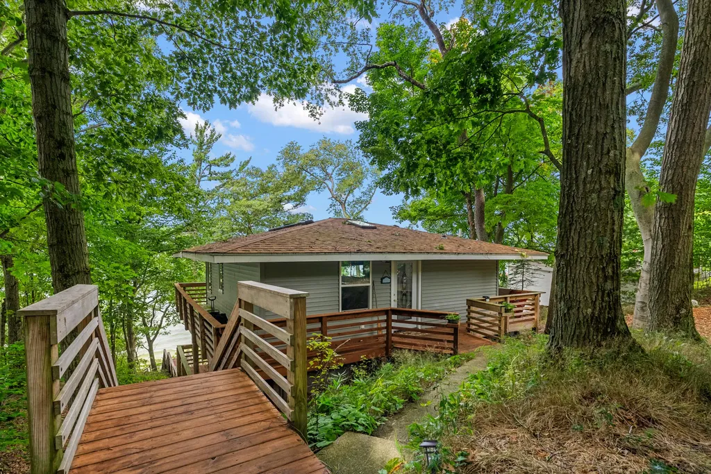 5959 Lake Harbor Road Norton Shores City MI 49441