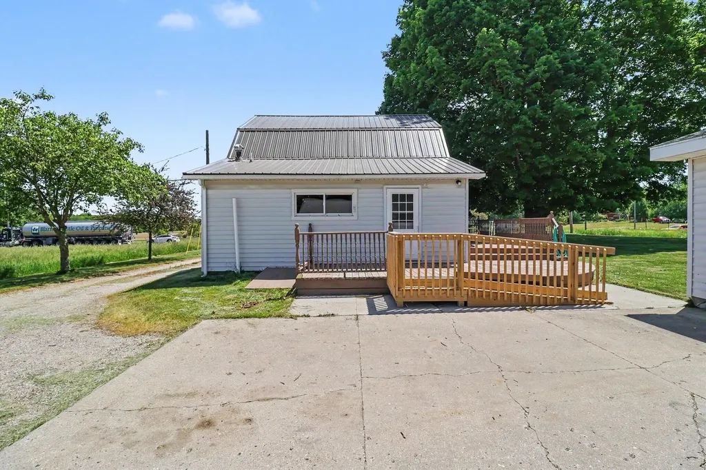 4559 S Maple Island Road Newfield Township MI 49421