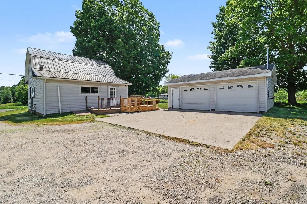 4559 S Maple Island Road Newfield Township MI 49421