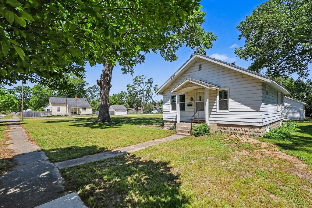 1312 Catherine Avenue Muskegon City MI 49442