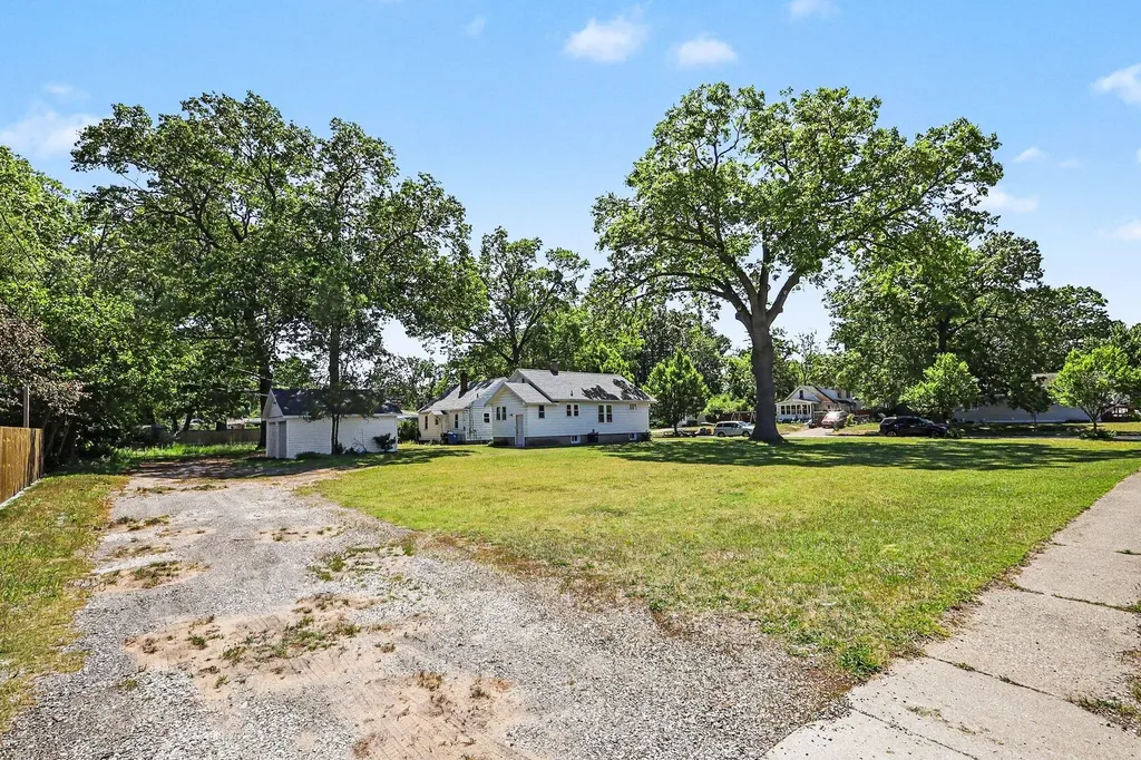 1312 Catherine Avenue Muskegon City MI 49442
