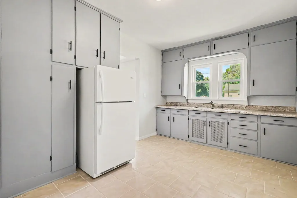 1312 Catherine Avenue Muskegon City MI 49442