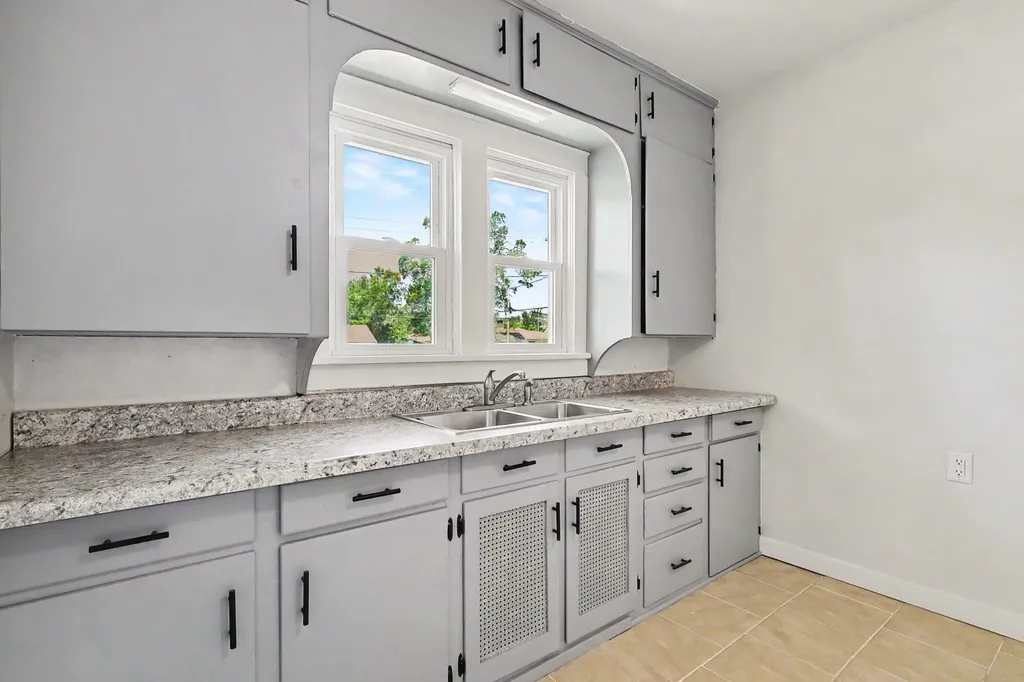 1312 Catherine Avenue Muskegon City MI 49442