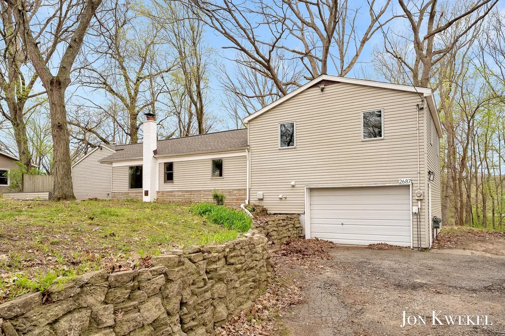 2687 Dunnigan Avenue NE Grand Rapids Charter Township MI 49525