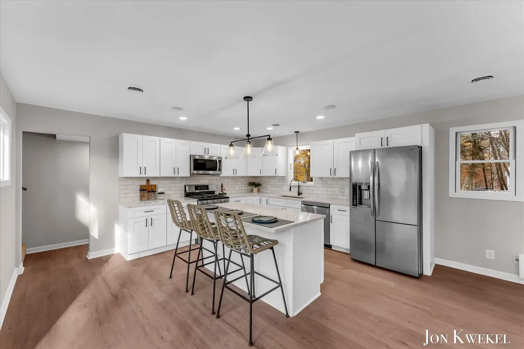 2687 Dunnigan Avenue NE Grand Rapids Charter Township MI 49525