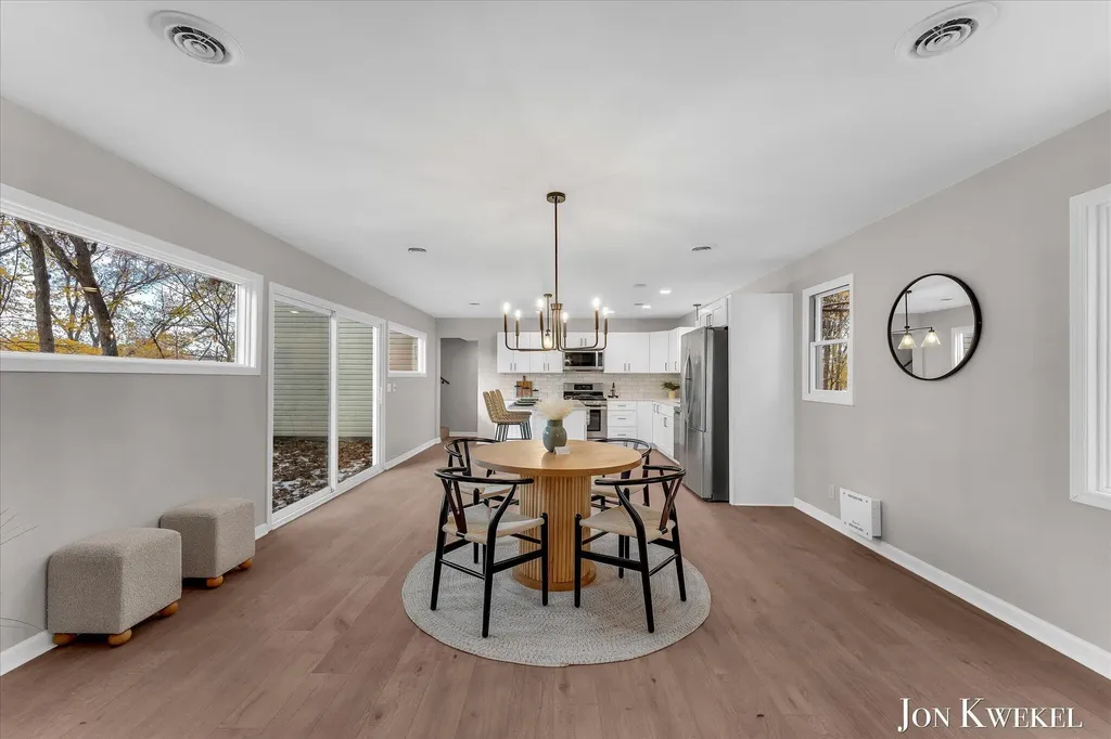 2687 Dunnigan Avenue NE Grand Rapids Charter Township MI 49525