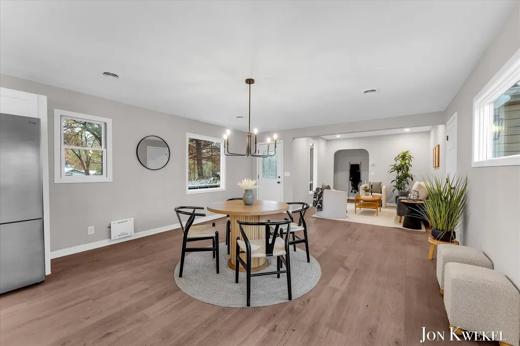2687 Dunnigan Avenue NE Grand Rapids Charter Township MI 49525