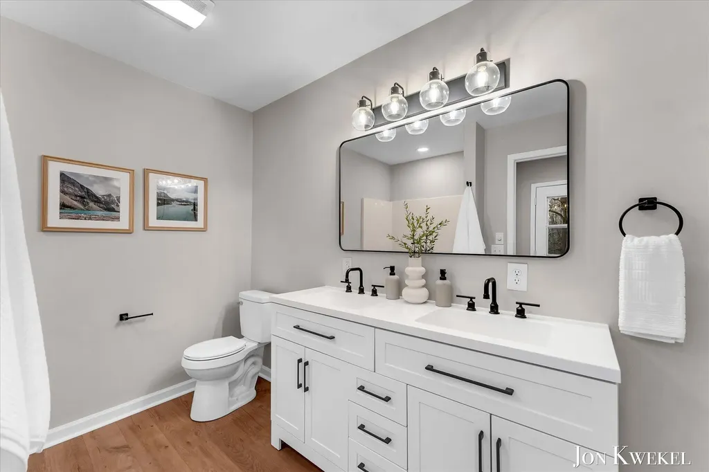 2687 Dunnigan Avenue NE Grand Rapids Charter Township MI 49525