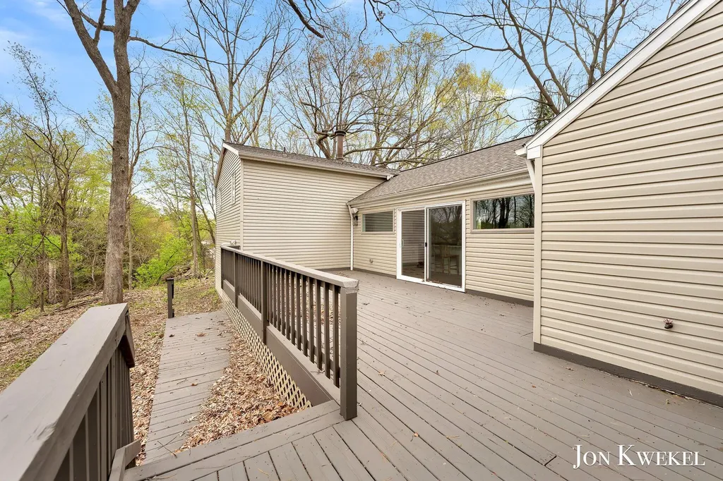 2687 Dunnigan Avenue NE Grand Rapids Charter Township MI 49525
