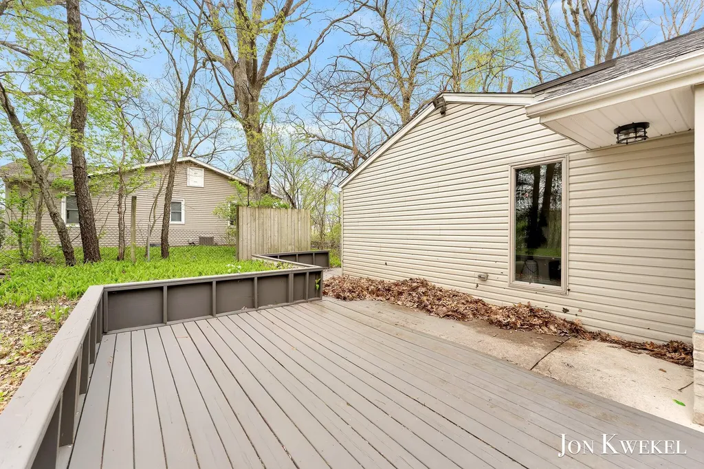 2687 Dunnigan Avenue NE Grand Rapids Charter Township MI 49525
