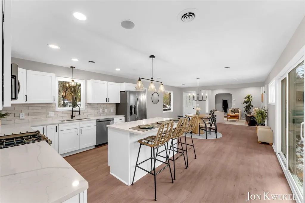 2687 Dunnigan Avenue NE Grand Rapids Charter Township MI 49525