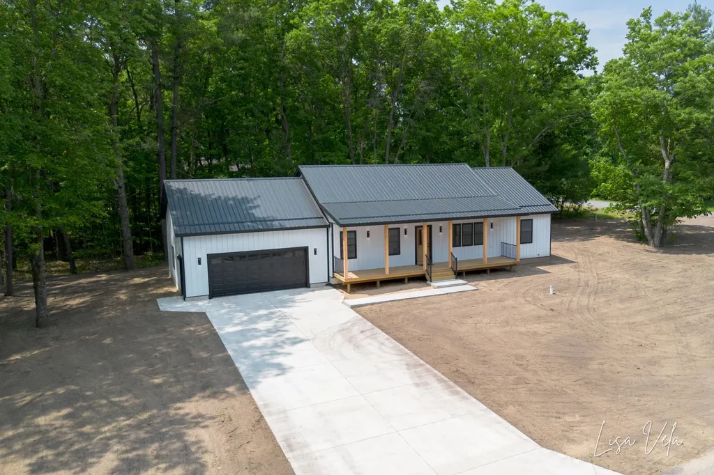 5527 E Samantha Lane Dalton Township MI 49457