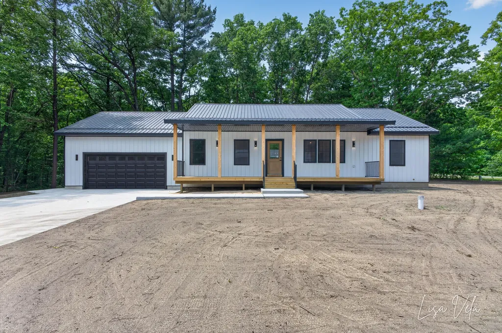 5527 E Samantha Lane Dalton Township MI 49457