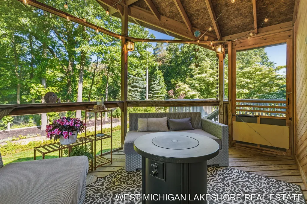 3260 Lorrimar Lane Saugatuck Township MI 49453