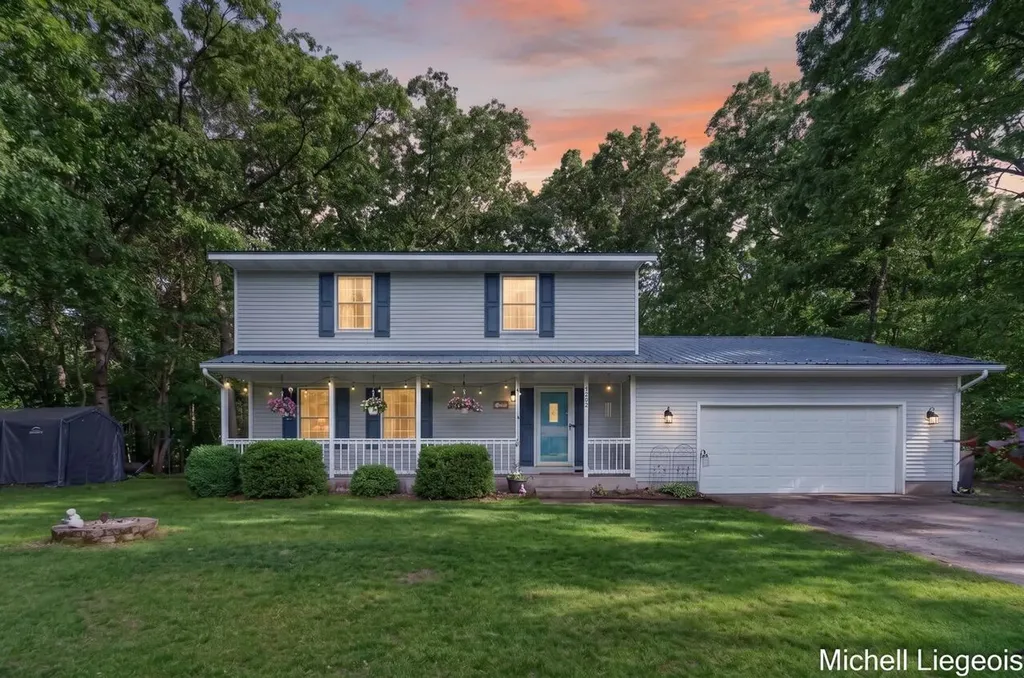 3325 S Riverwood Drive Dalton Township MI 49457