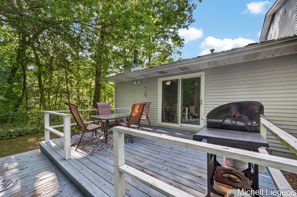 3325 S Riverwood Drive Dalton Township MI 49457